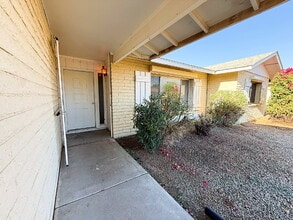 5208 W Calavar Rd in Glendale, AZ - Building Photo - Building Photo