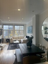 854 N Ogden Ave in Chicago, IL - Building Photo - Building Photo