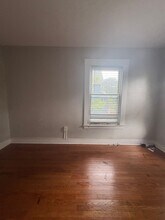268 Clinton Ave, Unit 2 in New Haven, CT - Building Photo - Building Photo