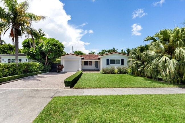 property at 6043 SW 34th St
