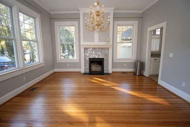 2821 Blossom St in Columbia, SC - Foto de edificio - Building Photo