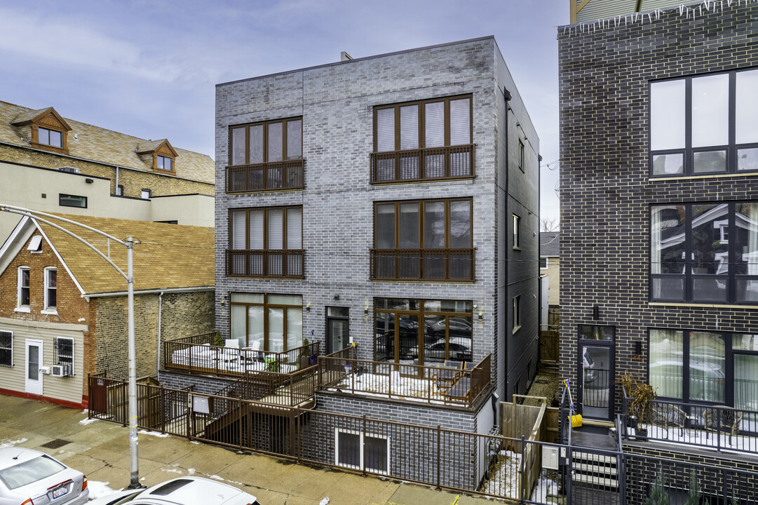 1441 W Blackhawk St in Chicago, IL - Building Photo