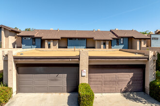 Skylark Terrace in Escondido, CA - Building Photo - Building Photo