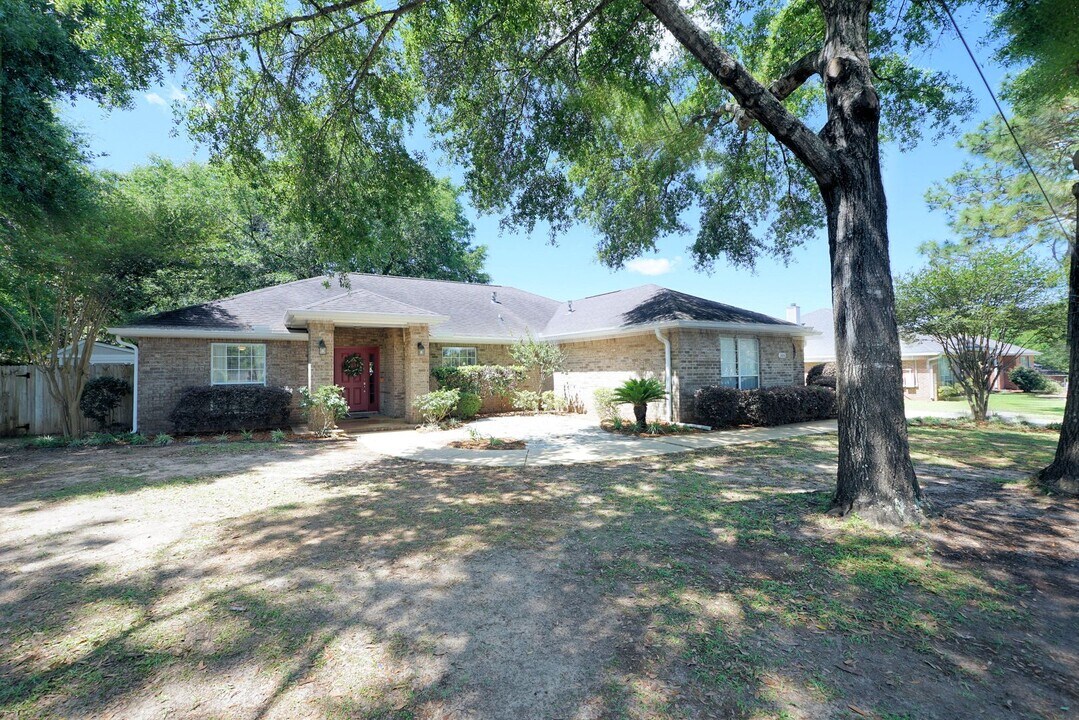 2606 Pinto Ln in Crestview, FL - Building Photo