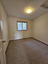 5504-5555 55 Ave in Lacombe, AB - Building Photo - Building Photo