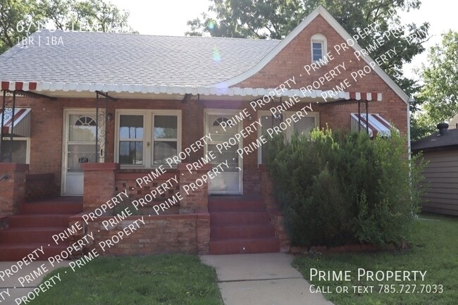 property at 671 S Eleventh St