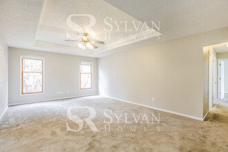 1009 SW Southgate Dr in Blue Springs, MO - Building Photo - Building Photo