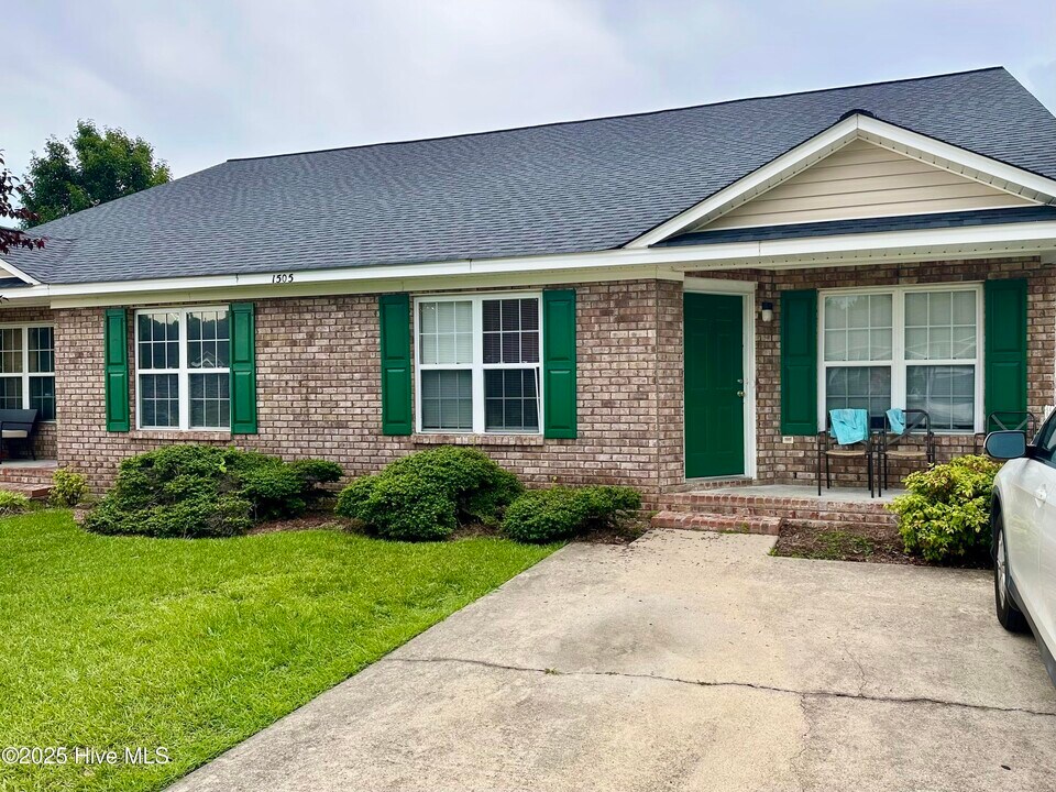 1505 Joel Dr in Greenville, NC - Building Photo