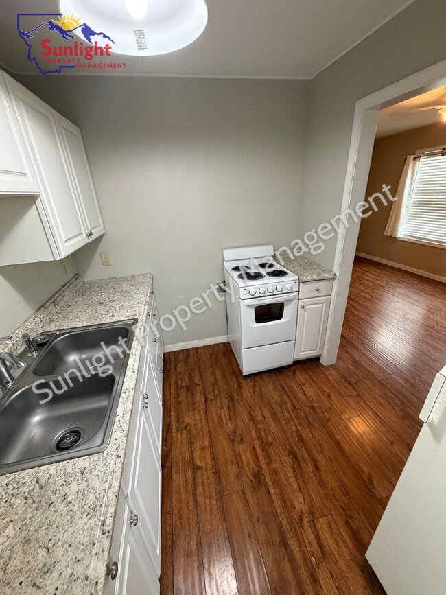 305 N 5th Ave in Laurel, MT - Building Photo - Building Photo