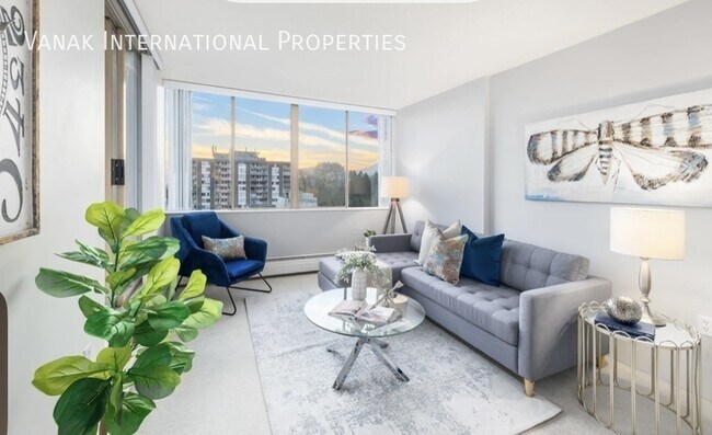 2008-2008 Fullerton Ave in North Vancouver, BC - Building Photo - Building Photo