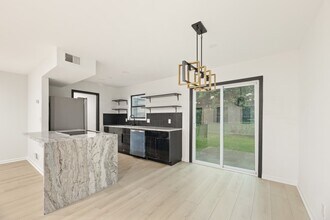 1487 Springwood Dr SE in Smyrna, GA - Building Photo - Building Photo