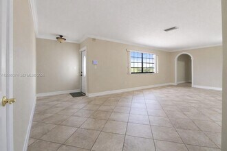 6331 SW 94th Ave in Miami, FL - Building Photo - Building Photo