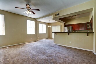 10225 King Henry Ave in Las Vegas, NV - Building Photo - Building Photo