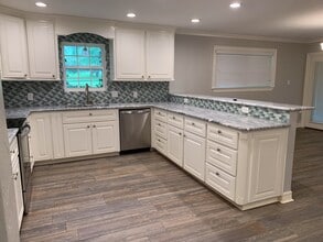 839 Maxey Rd in Longview, TX - Building Photo - Building Photo