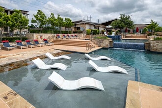 Villas on the Hill in Temple, TX - Foto de edificio - Building Photo
