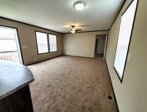 9399 Wharf Dr in Fair Haven, MI - Building Photo - Building Photo