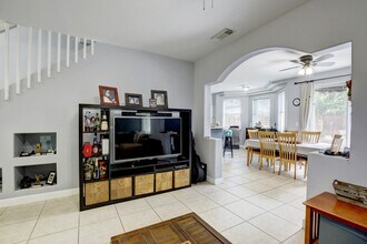 4873 NW 107th Path in Doral, FL - Building Photo - Building Photo