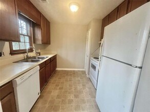 4550 Broadwater Trail in Duluth, GA - Building Photo - Building Photo