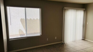 7289 Larix Rd in Las Vegas, NV - Building Photo - Building Photo