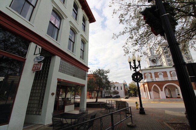 102 Person St in Fayetteville, NC - Foto de edificio - Building Photo