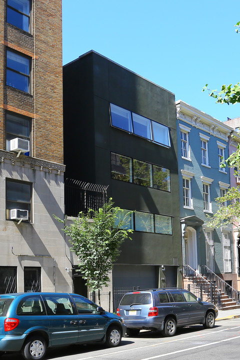 206 W 15th St in New York, NY - Building Photo