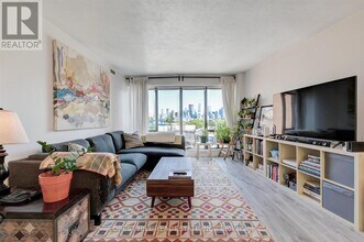 456 College St in Toronto, ON - Building Photo - Building Photo