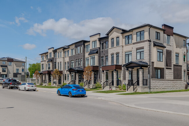 314 Equestrian Way in Cambridge, ON - Building Photo - Building Photo