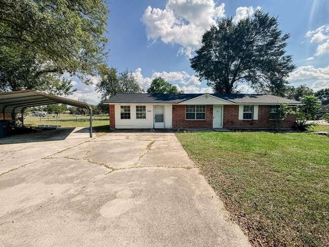 305 Larkspur St in Victoria, TX - Building Photo - Building Photo