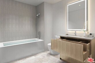 3545 Wilshire Blvd in Los Angeles, CA - Building Photo - Building Photo
