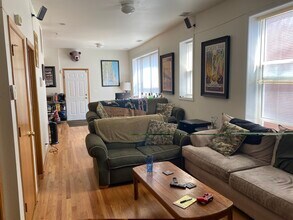 1446 N Leavitt St, Unit 2 in Chicago, IL - Foto de edificio - Building Photo