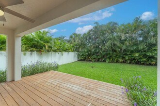 422 Lucky Ln in Delray Beach, FL - Foto de edificio - Building Photo