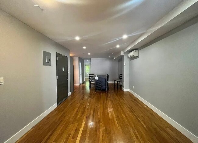 104 Cornelia St, Unit 2