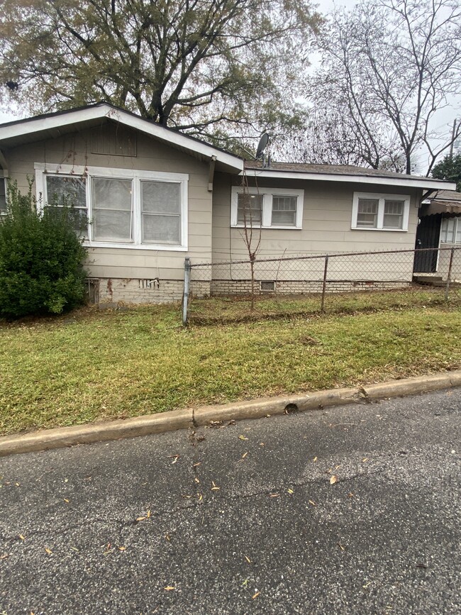 4300 9th Ave in Birmingham, AL - Foto de edificio - Building Photo