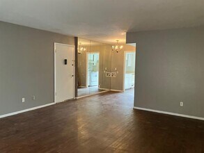 12888 Montfort Dr in Dallas, TX - Building Photo - Building Photo