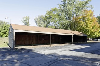 Walnut Trails Apartments in Elkhart, IN - Foto de edificio - Building Photo