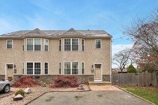 7518 Lawn St in Philadelphia, PA - Building Photo