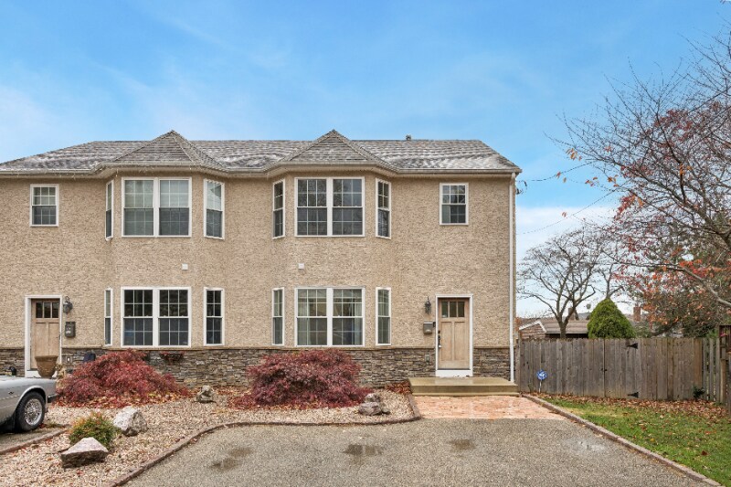 7518 Lawn St in Philadelphia, PA - Building Photo