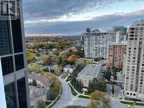 75 Canterbury Pl in Toronto, ON - Building Photo - Building Photo