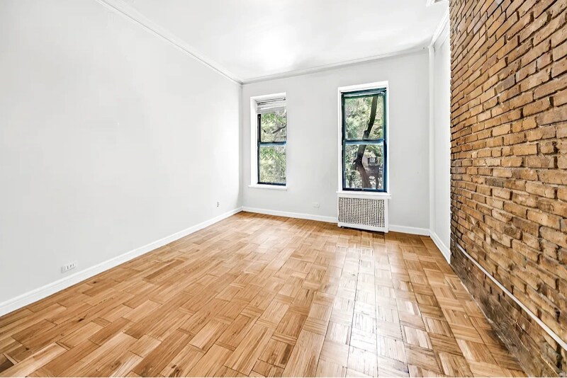325 E 89th St in New York, NY - Building Photo