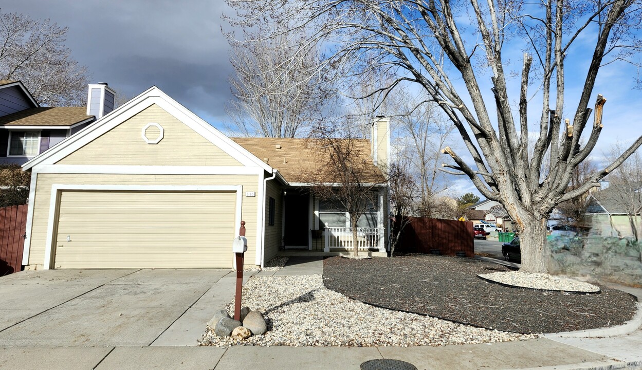 2185 Woodhaven Ln in Sparks, NV - Foto de edificio