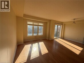 148 Crafter Cres in Hamilton, ON - Building Photo - Building Photo