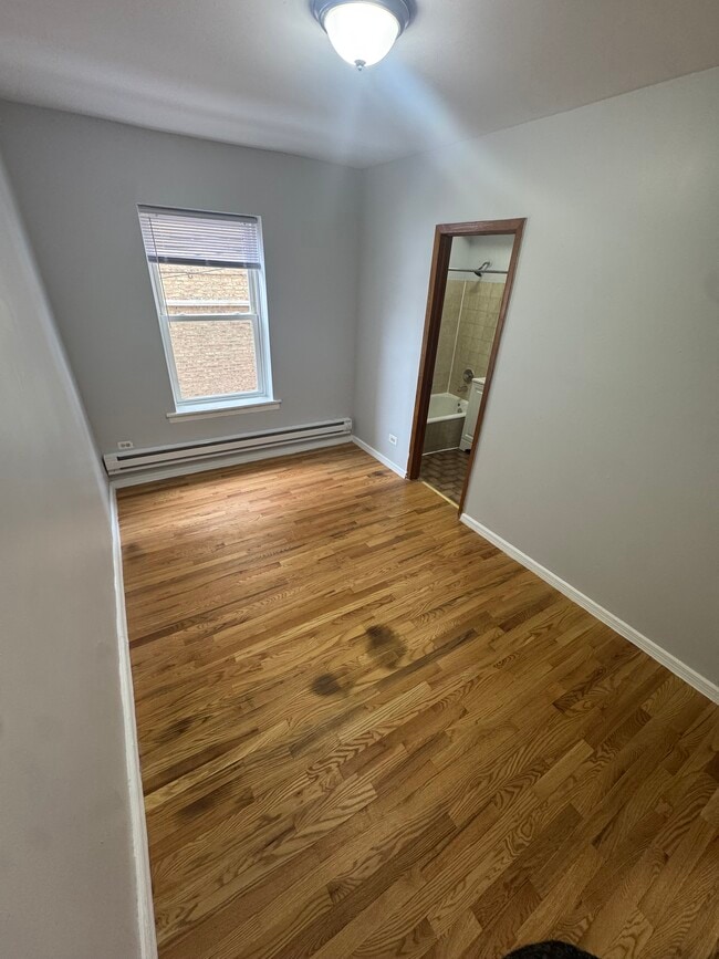 4642 N Malden St, Unit 4503-1B in Chicago, IL - Building Photo - Building Photo