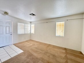 2048 Rose Coral Ave in Las Vegas, NV - Building Photo - Building Photo