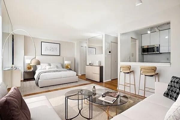 445 W 19th St in New York, NY - Building Photo