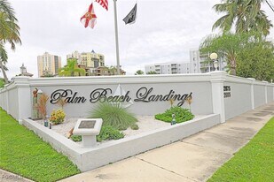 2885 Palm Beach Blvd in Ft. Myers, FL - Building Photo