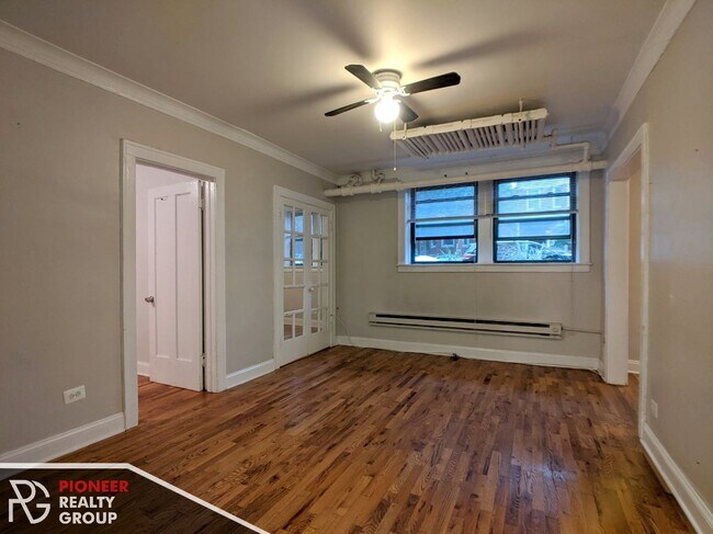 3837 N Greenview Ave, Unit 3839-Garden in Chicago, IL - Building Photo - Building Photo