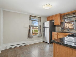 140 Stuart Ave in Norwalk, CT - Building Photo - Building Photo