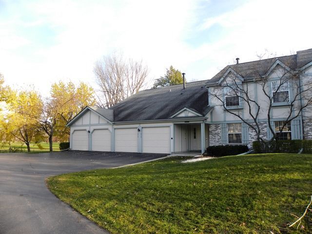 213 Blossom Court in Buffalo Grove, IL - Building Photo - Building Photo