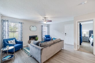 St. Croix Apartments in Virginia Beach, VA - Building Photo - Building Photo