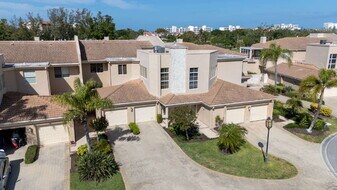 2013 Harbour Links Dr in Longboat Key, FL - Building Photo